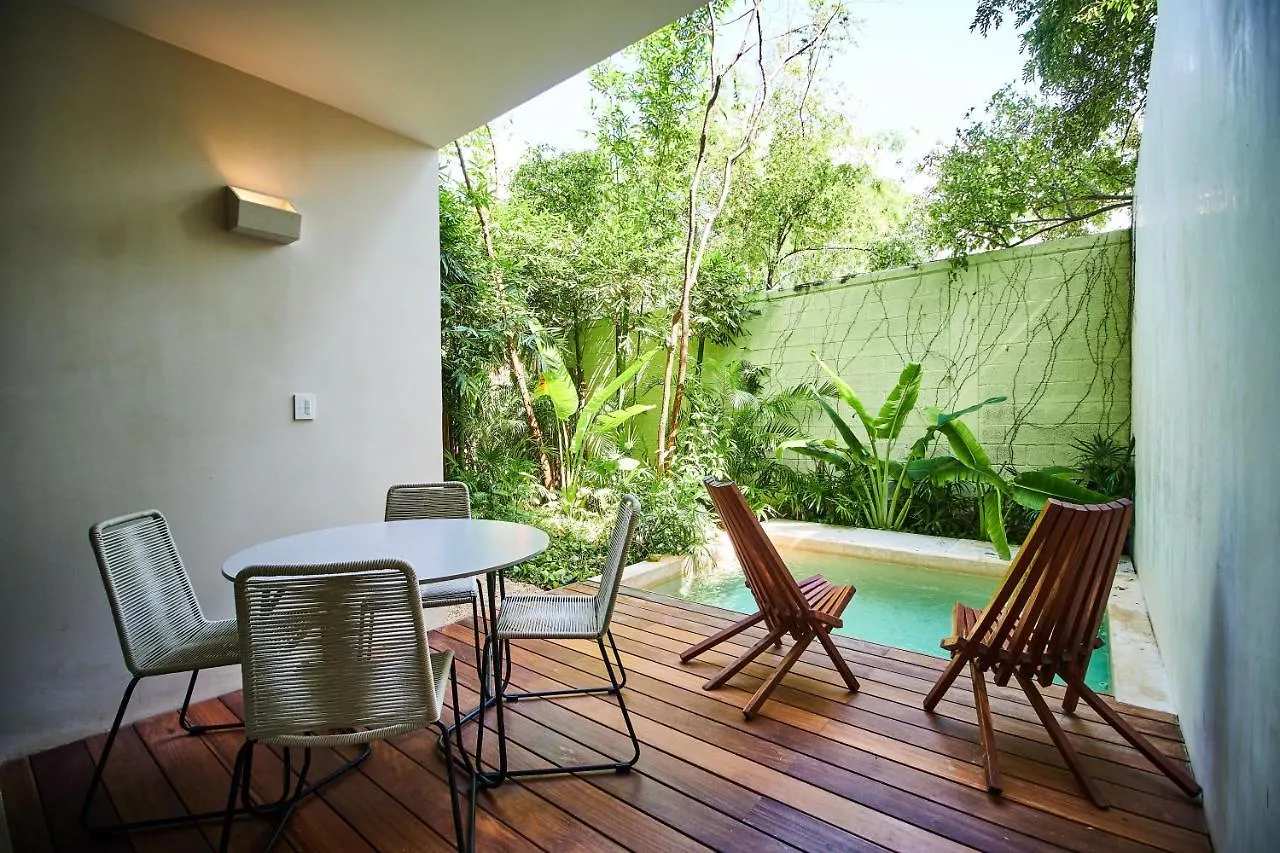 아파트 Odyssey - Private Plunge Pool & Beach Club Access 툴룸